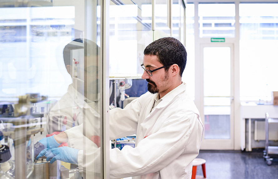 Leveraging the future of chemical synthesis. Revolutionizing synthesis with continuous flow technology. Flow chemistry.